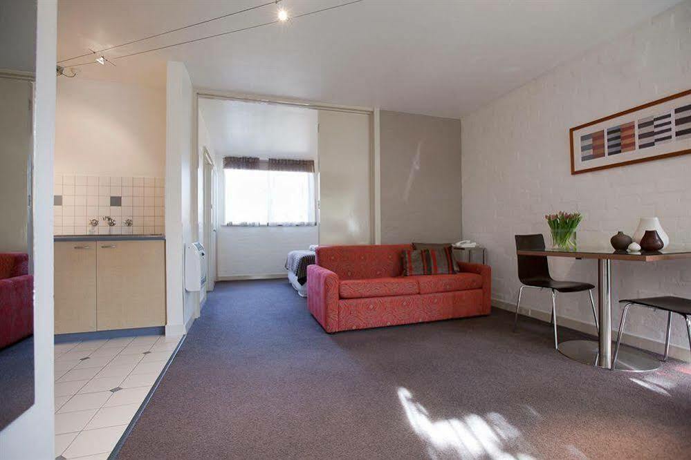 Soya On Davis Aparthotel 4*